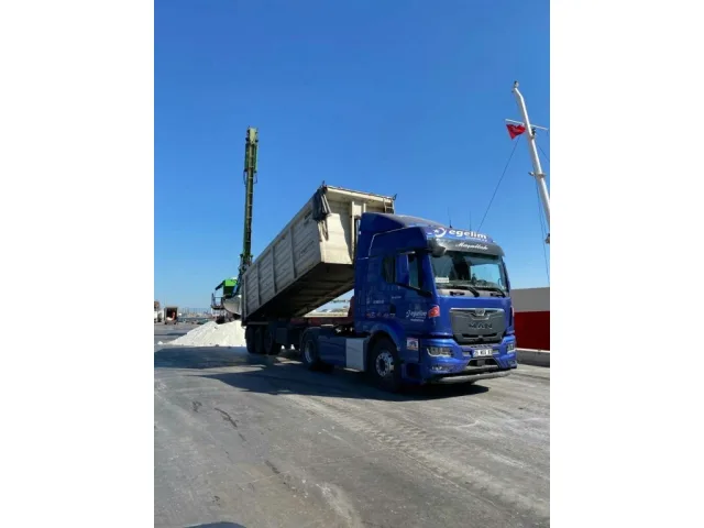 M/V Flying Spur — 3,000 mt of raw salt in bulk